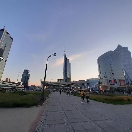华沙Centrum Zlote Tarasy Metro Rondo Onz Balkon公寓 外观 照片